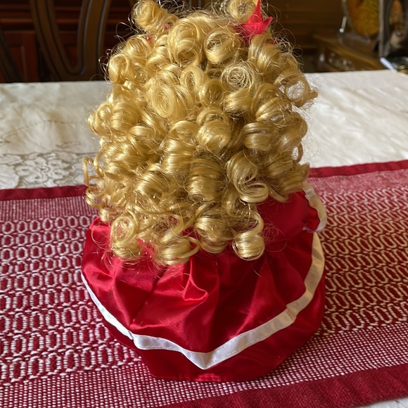 Collector’s Choice porcelain bisque musical doll - Picture 7 of 8